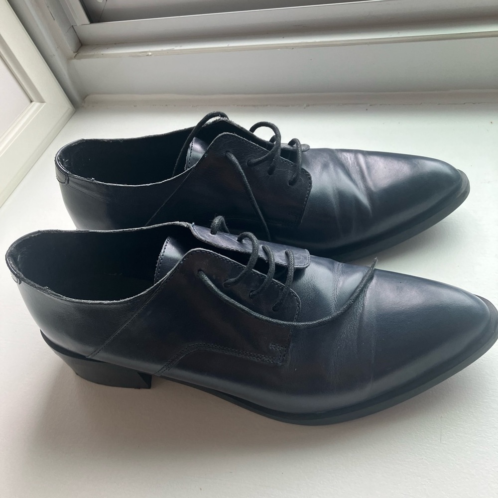 L'INTERVALLE Navy Blue Women's Oxfords